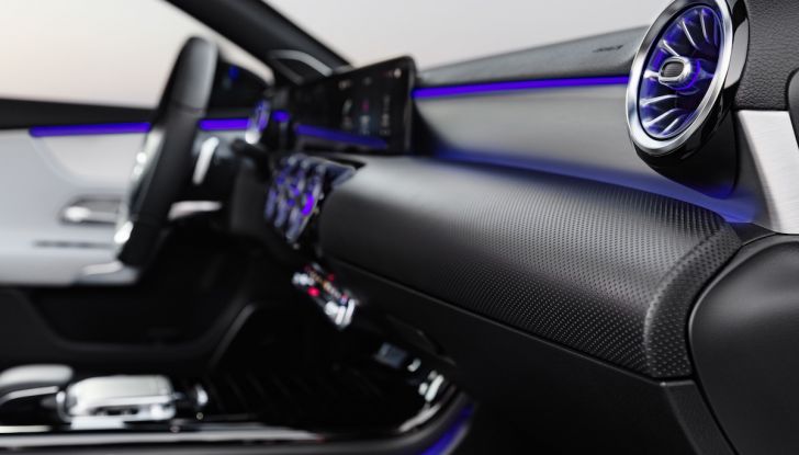 Gli interni della nuova Mercedes Classe A svelano il futuro - Foto 5 di 10