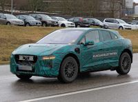 Jaguar I-PACE, il SUV elettrico impegnato nei test su strada