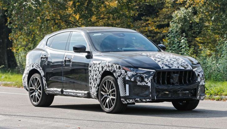Maserati Levante GTS: foto spia della variante sportiva - Foto 1 di 11