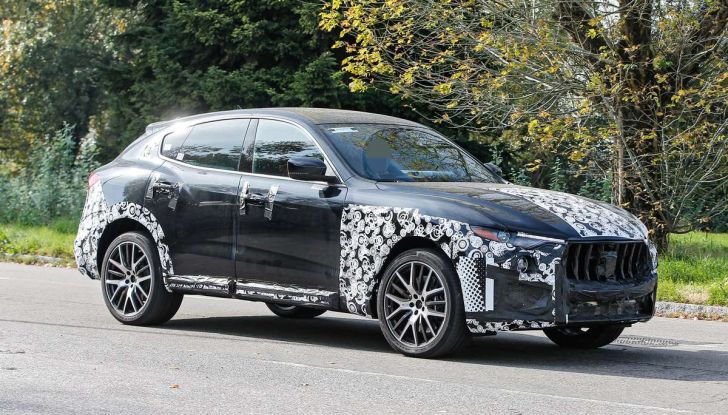 Maserati Levante GTS: foto spia della variante sportiva - Foto 2 di 11