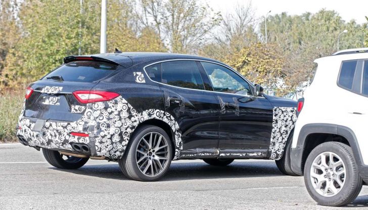 Maserati Levante GTS: foto spia della variante sportiva - Foto 6 di 11