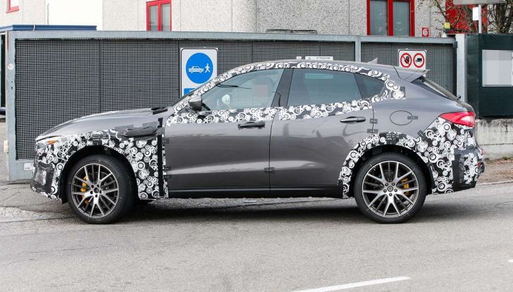 Maserati Levante GTS: foto spia della variante sportiva - Foto 7 di 11