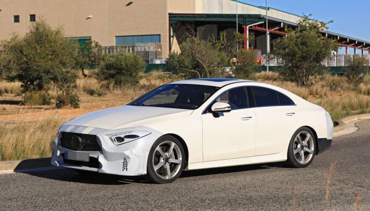 Mercedes CLS, immagini spia dei muletti della futura generazione - Foto 15 di 24