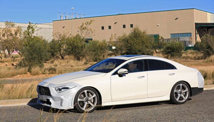 Mercedes CLS, immagini spia dei muletti della futura generazione - Foto 12 di 24