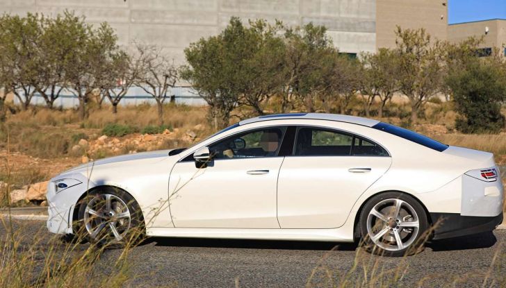 Mercedes CLS, immagini spia dei muletti della futura generazione - Foto 24 di 24