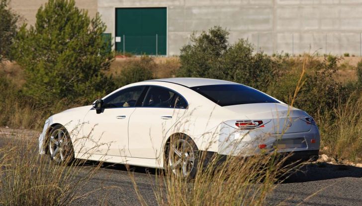 Mercedes CLS, immagini spia dei muletti della futura generazione - Foto 20 di 24