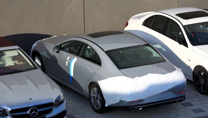 Mercedes CLS, immagini spia dei muletti della futura generazione - Foto 10 di 24