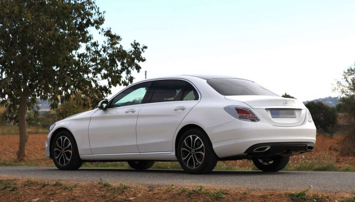 Mercedes Classe C Facelift 2018, immagini e dati tecnici - Foto 5 di 12