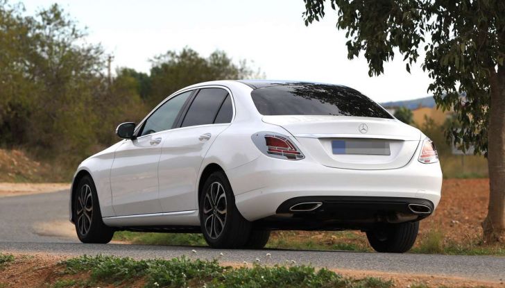 Mercedes Classe C Facelift 2018, immagini e dati tecnici - Foto 10 di 12