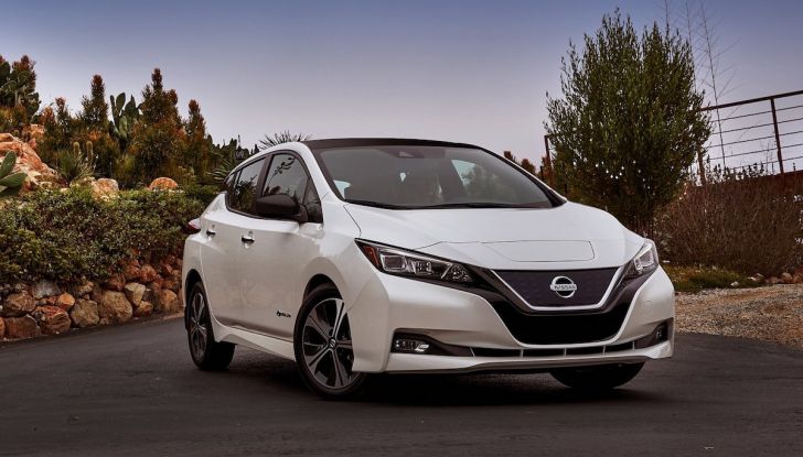 Nissan punta a 1 milione di auto elettriche entro il 2022 - Foto 7 di 12