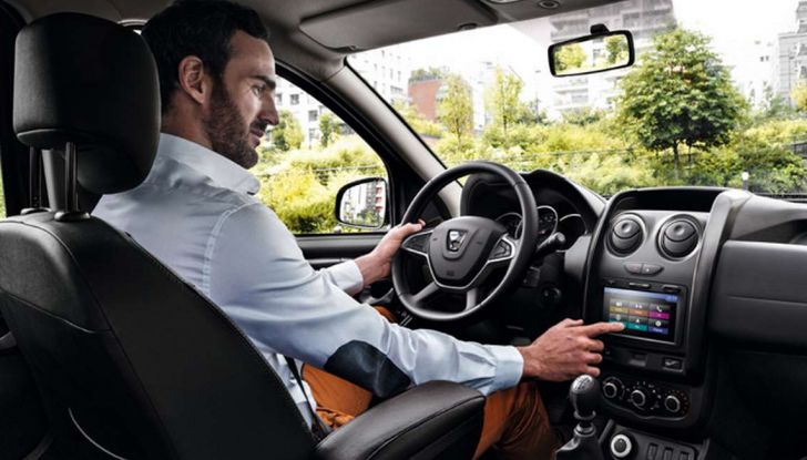 Nuova Dacia Duster prezzi, accessori e allestimenti del SUV cittadino - Foto 2 di 15