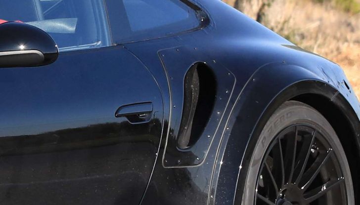 Nuova Porsche 911 Turbo 2019, primi test su strada - Foto 5 di 12