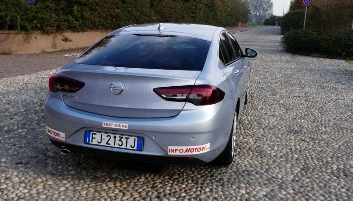 Opel Insignia Grand Sport Innovation 2.0 CDTI 170cv S&S prova su strada - Foto 32 di 34