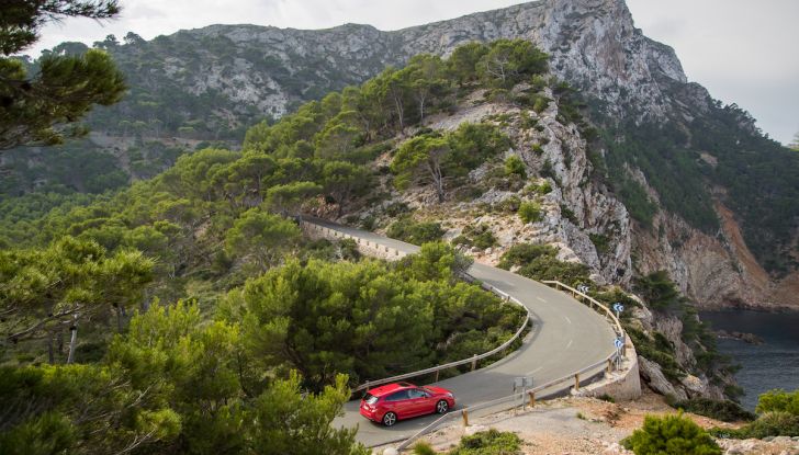 Test drive Subaru Impreza 2018: Motore Boxer, AWD e tanta sicurezza - Foto 4 di 30