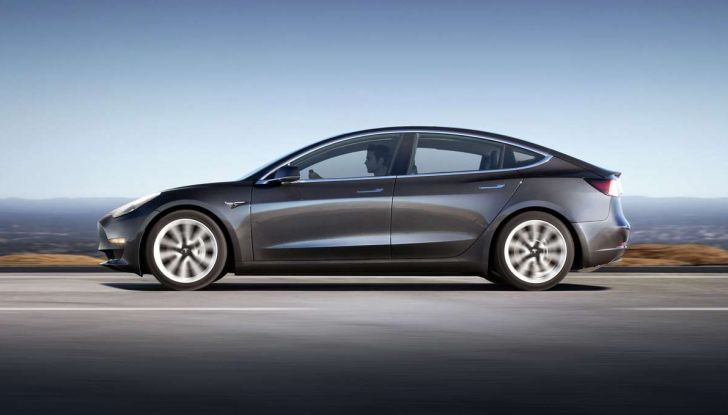 Tesla Model 3 in ritardo di tre mesi, produzione record al pari delle perdite! - Foto 13 di 16