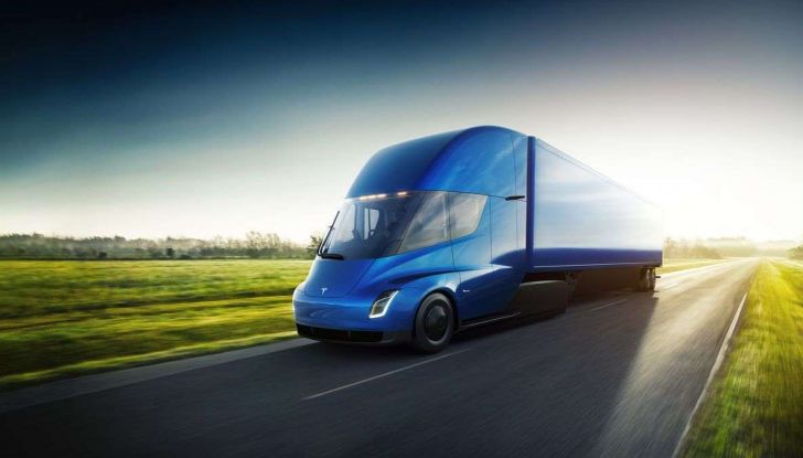 Tesla Semi: aperti i pre-ordini del camion elettrico di Elon Musk - Foto 2 di 18