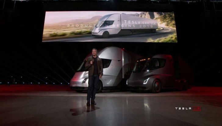 Tesla Semi: aperti i pre-ordini del camion elettrico di Elon Musk - Foto 15 di 18