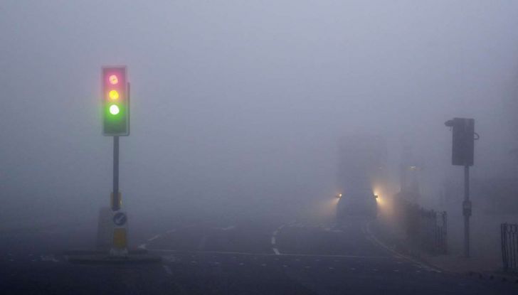 Nebbia in Autostrada: i consigli per guidare in sicurezza - Foto 4 di 7