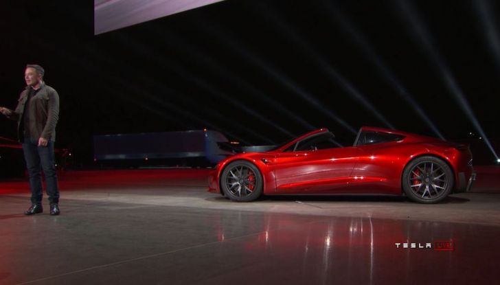 La nuova Tesla Roadster è l’auto più veloce del mondo, lo dicono i tester - Foto 11 di 16