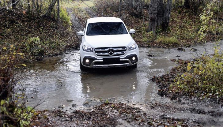 Mercedes-Benz Classe X: il primo pick-up Premium è firmato dalla Stella - Foto 9 di 17
