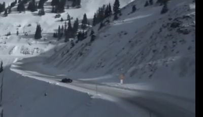 McLaren MP4-12C Spider, video sulle nevi del Loveland Pass in Colorado