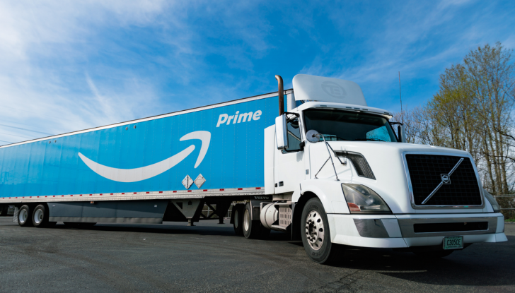 Il truck di Amazon Prime è da film post apocalittico - Foto 3 di 7