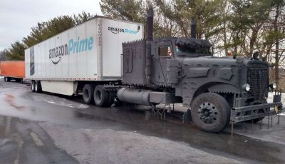 Il truck di Amazon Prime è da film post apocalittico
