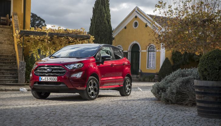 Ford Ecosport: i tappetini nascono dalle bottiglie di plastica riciclata - Foto 9 di 32
