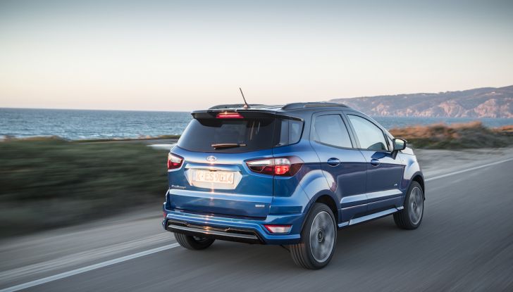 Ford Ecosport: i tappetini nascono dalle bottiglie di plastica riciclata - Foto 16 di 32