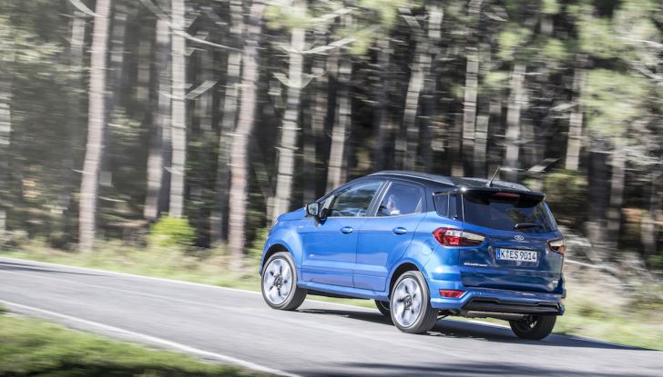 Ford Ecosport: i tappetini nascono dalle bottiglie di plastica riciclata - Foto 20 di 32