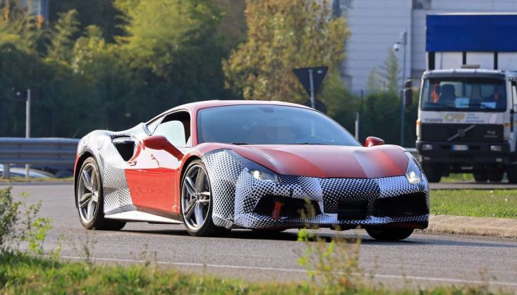 Ferrari 488 GTO 2019, la nuova sportiva del Cavallino è in fase di test - Foto 9 di 10