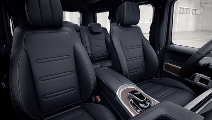 Gli interni della nuova Mercedes Classe G 2018 svelati ufficialmente - Foto 2 di 9