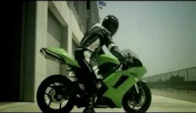 Video Kawasaki ZX-6R Ninja