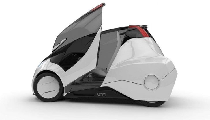 L’auto elettrica con 5 anni di ricariche gratis arriva dalla Svezia - Foto 11 di 11