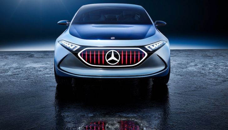 Mercedes avrebbe noleggiato una Tesla Model X restituendola con 15.000€ di danni - Foto 9 di 12