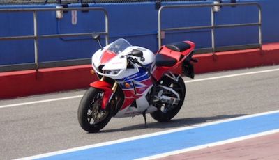 Prova in pista della CBR 600RR 2015
