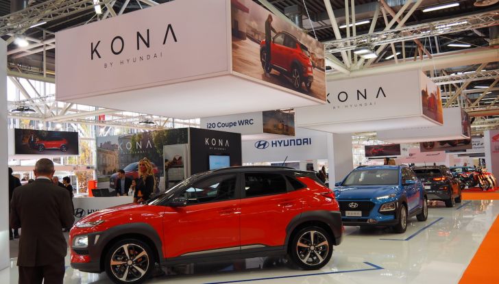 Le supercar e le ragazze più belle del Motor Show 2017 - Foto 24 di 58