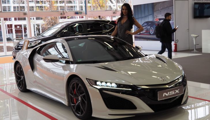 Le supercar e le ragazze più belle del Motor Show 2017 - Foto 1 di 58