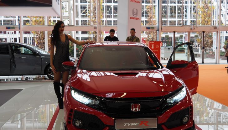 Le supercar e le ragazze più belle del Motor Show 2017 - Foto 28 di 58