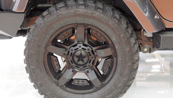 Le supercar e le ragazze più belle del Motor Show 2017 - Foto 34 di 58