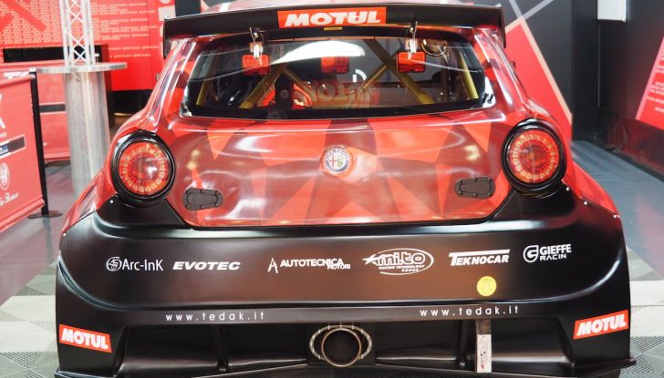 Le supercar e le ragazze più belle del Motor Show 2017 - Foto 42 di 58