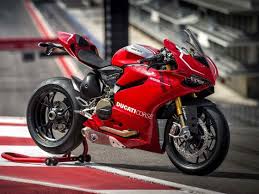 Ducati 1299 Panigale scatenata in pista