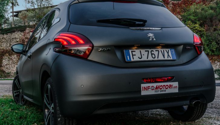 Test Drive Peugeot 208 con 1.2 Turbo da 110CV: una complice svelta per la GT Line - Foto 22 di 27