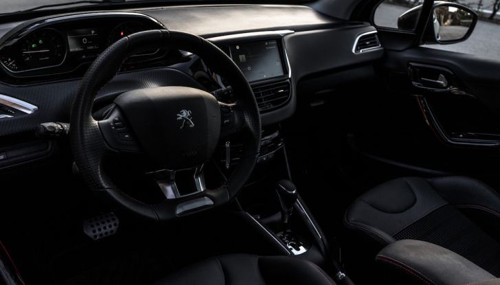 Test Drive Peugeot 208 con 1.2 Turbo da 110CV: una complice svelta per la GT Line - Foto 19 di 27