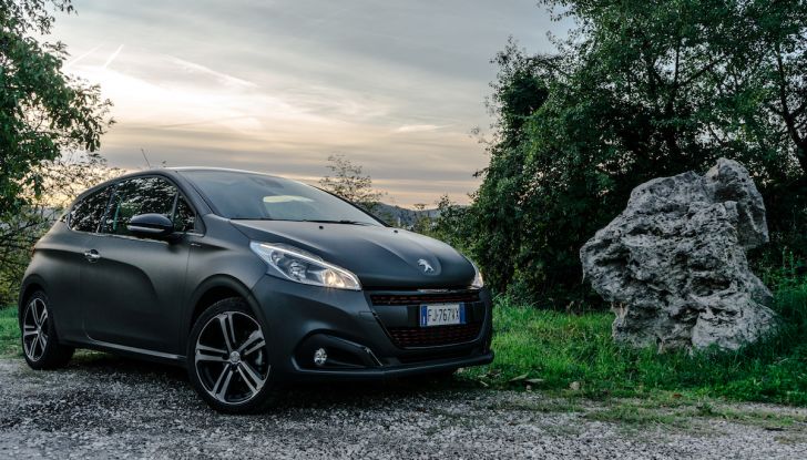 Test Drive Peugeot 208 con 1.2 Turbo da 110CV: una complice svelta per la GT Line - Foto 1 di 27