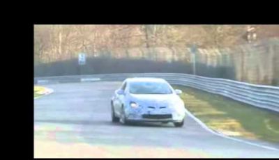 Opel Astra GTC OPC video spia in pista al Nürburgring