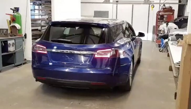 La prima Tesla Model S Station Wagon è dedicata a un barbone - Foto 1 di 5