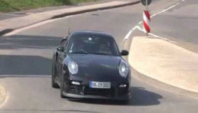 Video Porsche 911 GT2 Spy