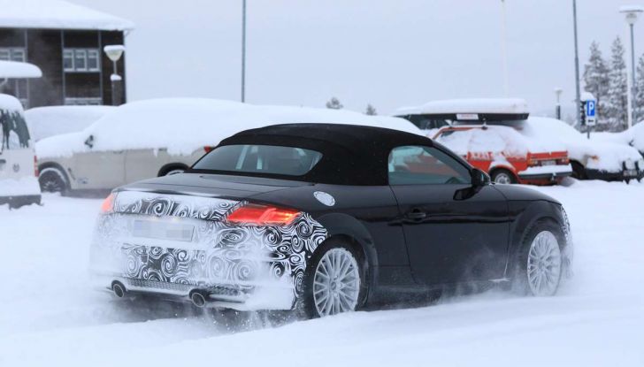 Audi TT Roadster 2019, prime immagini e test su strada - Foto 7 di 15