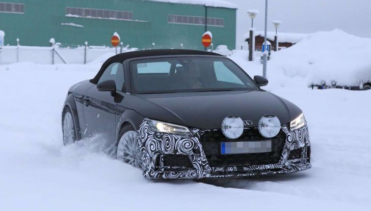 Audi TT Roadster 2019, prime immagini e test su strada - Foto 4 di 15